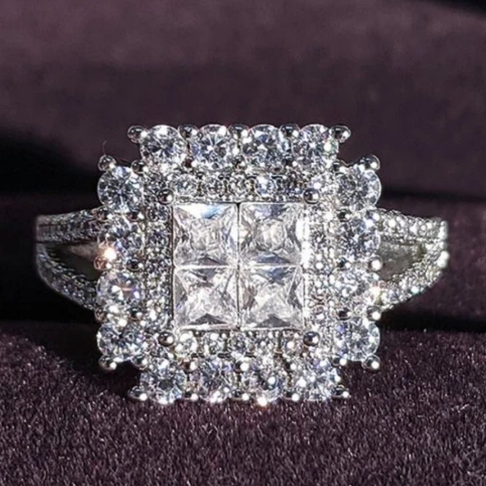 Ring - Picture 3 of 4